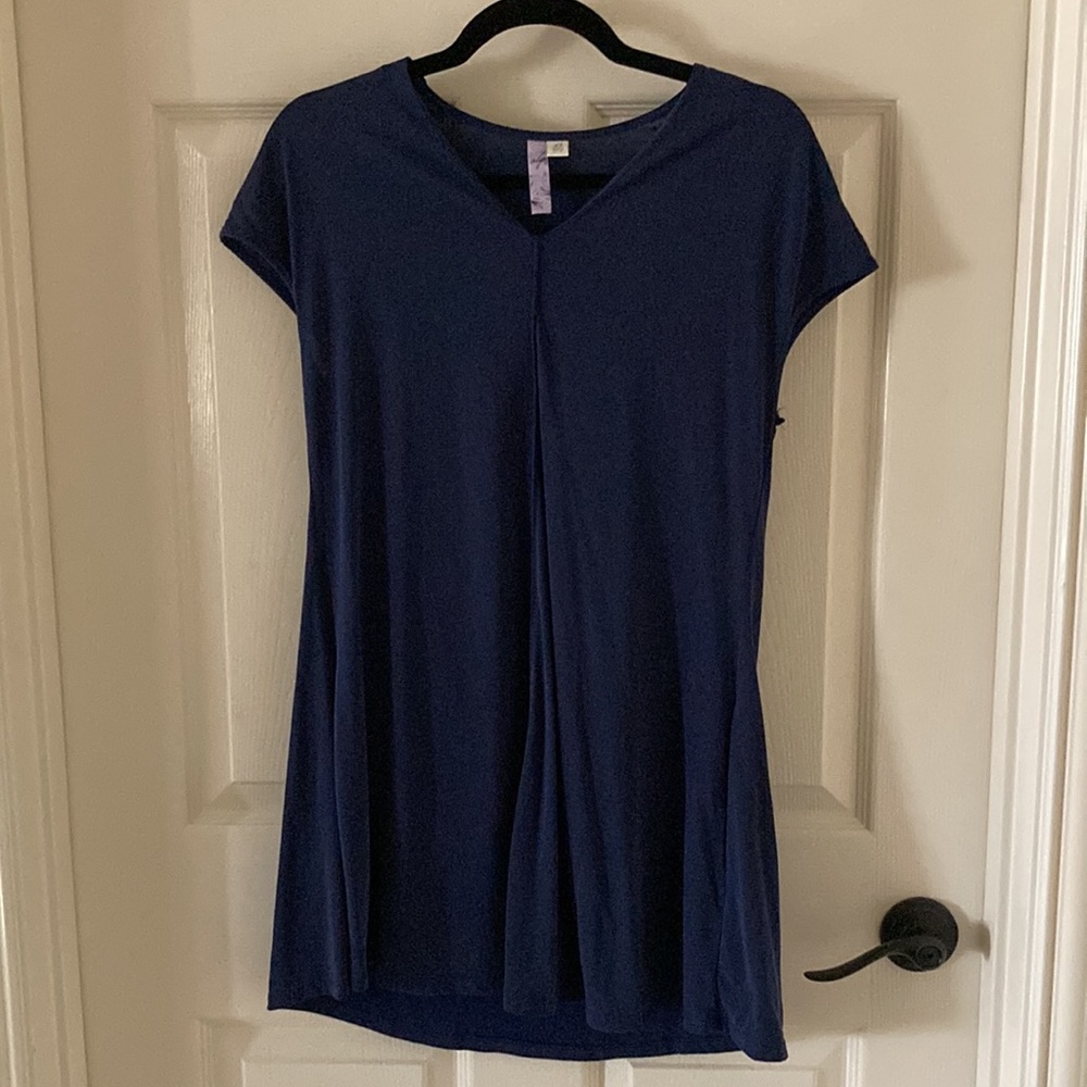 Francesca’s Alya Navy Blue Ultra Soft T-Shirt Blouse Top Short Sleeve Shirt XS